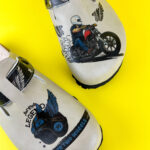 Herren bunte Freizeitclogs mit Fußbett - Detail