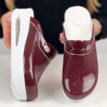 Damen-Plateau-Clogs für die Pflege - Pure Burgundy