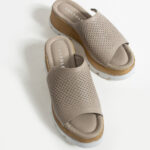 Beige Pantoletten mit Plateau aus Leder