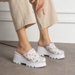 Bequeme Lederclogs mit Plateau für Damen