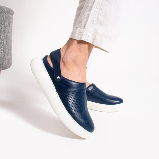 Dunkelblaue Clogs für Herren aus echtem Leder mit Fersenriemen