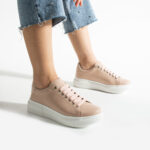 Bequeme nude-farbene Ledersneaker für Damen