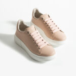 Bequeme nude-farbene Ledersneaker für Damen