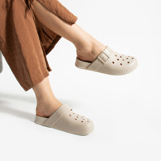 Clog Schuhe Damen mit Löchern aus Gummi nude