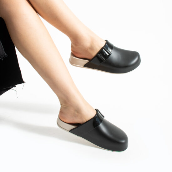 Geschlossene Clog Schuhe Damen aus Gummi schwarz