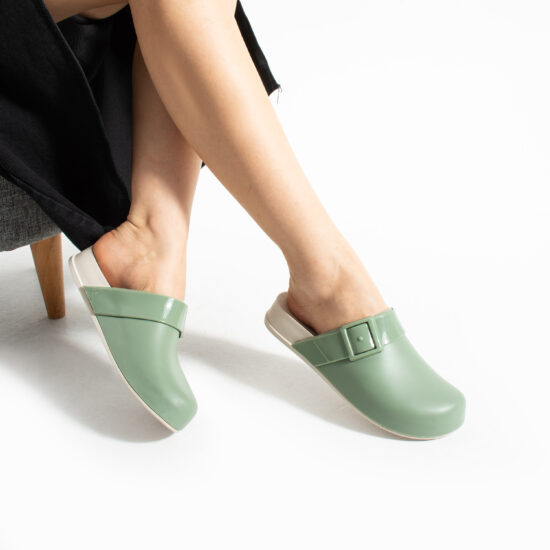 Geschlossene Clog Schuhe Damen aus Gummi grün