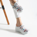 Medizinische Damen-Arbeitsschuhe-Clogs aus Leder mit hohem Plateau