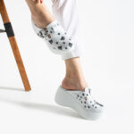 Moderne Damen‑Clogs aus echtem Leder mit hohem Plateau