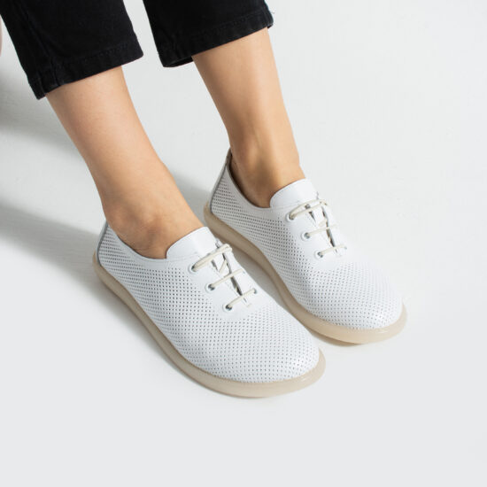 Weiße bequeme Damenschuhe aus Leder mit Memory Foam