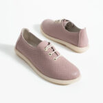 Bequeme Damenschuhe aus Leder in zartem Rosaton mit Memory Foam - Seitenansicht