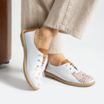 Bequeme Damenschuhe aus Leder mit Memory Foam und Katzenprint - Естествена кожа