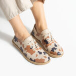 Bequeme Damenschuhe aus Leder mit Camouflage-Muster und Memory Foam