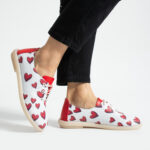 Bequeme weiße Damenschuhe aus Leder mit Memory Foam – rotes Herzmuster - Естествена кожа