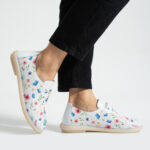 Bequeme Damenschuhe aus Leder mit Memory Foam in Blumenprint - Естествена кожа