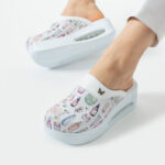 Damen Lederclogs für den Berufsalltag mit Plateausohle – Muster SkinLab — 4