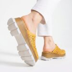 Clogs Schuhe für Damen aus gelbem Leder - Естествена кожа