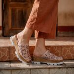 Clogs Schuhe für Damen aus rosafarbenem Leder - Розов