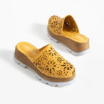 Clogs Schuhe für Damen aus gelbem Leder - Seitenansicht