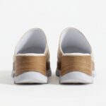Clogs Schuhe für Damen aus goldenem Leder - Draufsicht