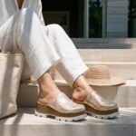 Clogs Schuhe für Damen aus goldenem Leder