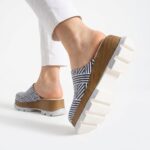 Clogs Schuhe für Damen aus blauem Leder - Естествена кожа