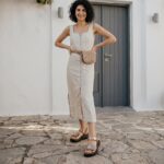 Damen-Sandalen aus Leder mit Wechselfußbett und Klettverschluss - Златист