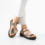 Damen-Sandalen aus Leder mit Wechselfußbett und Klettverschluss - Естествена кожа