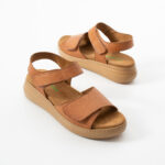 Damen-Sandalen aus Leder mit Wechselfußbett und Klettverschluss - Seitenansicht