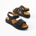 Damen-Sandalen aus Leder mit Wechselfußbett und Klettverschluss - Seitenansicht