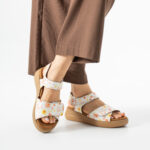 Damen-Sandalen aus Leder mit Wechselfußbett und Klettverschluss - Естествена кожа