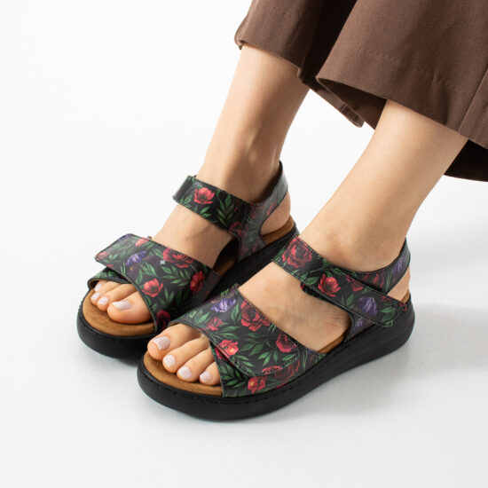 Damen-Sandalen aus Leder mit Wechselfußbett und Klettverschluss
