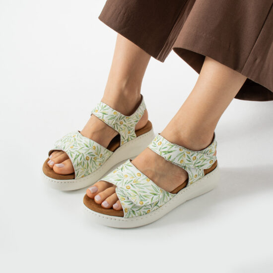 Damen-Sandalen aus Leder mit Wechselfußbett und Klettverschluss