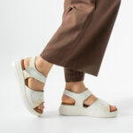 Damen-Sandalen aus Leder mit Wechselfußbett und Klettverschluss - Естествена кожа
