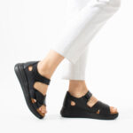 Damen-Sandalen aus Leder mit geschlossener Ferse und Wechselfußbett - Естествена кожа