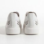 Bequeme weiße Damen-Sneaker aus Echtleder mit Fußbett - Draufsicht