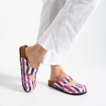 Bunte Damen-Clogs mit Fußbett — 3