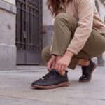 Barfußschuhe für Damen aus echtem Leder mit breiter Zehenbox - Черен