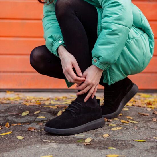 Bequeme Damenschuhe aus echtem Veloursleder mit Memory Foam - Черен
