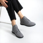 Damen-Stiefeletten aus Nubuk mit Memory Foam - Естествен набук
