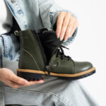 Grüne Damen-Schnürboots aus echtem Leder - Seitenansicht