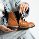 Braune Damen-Schnürboots aus echtem Leder - Seitenansicht